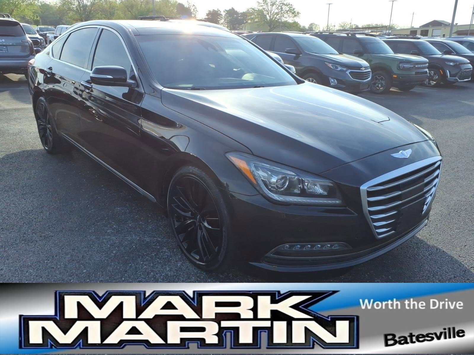 Used 2015 Hyundai Genesis 5.0 image 1