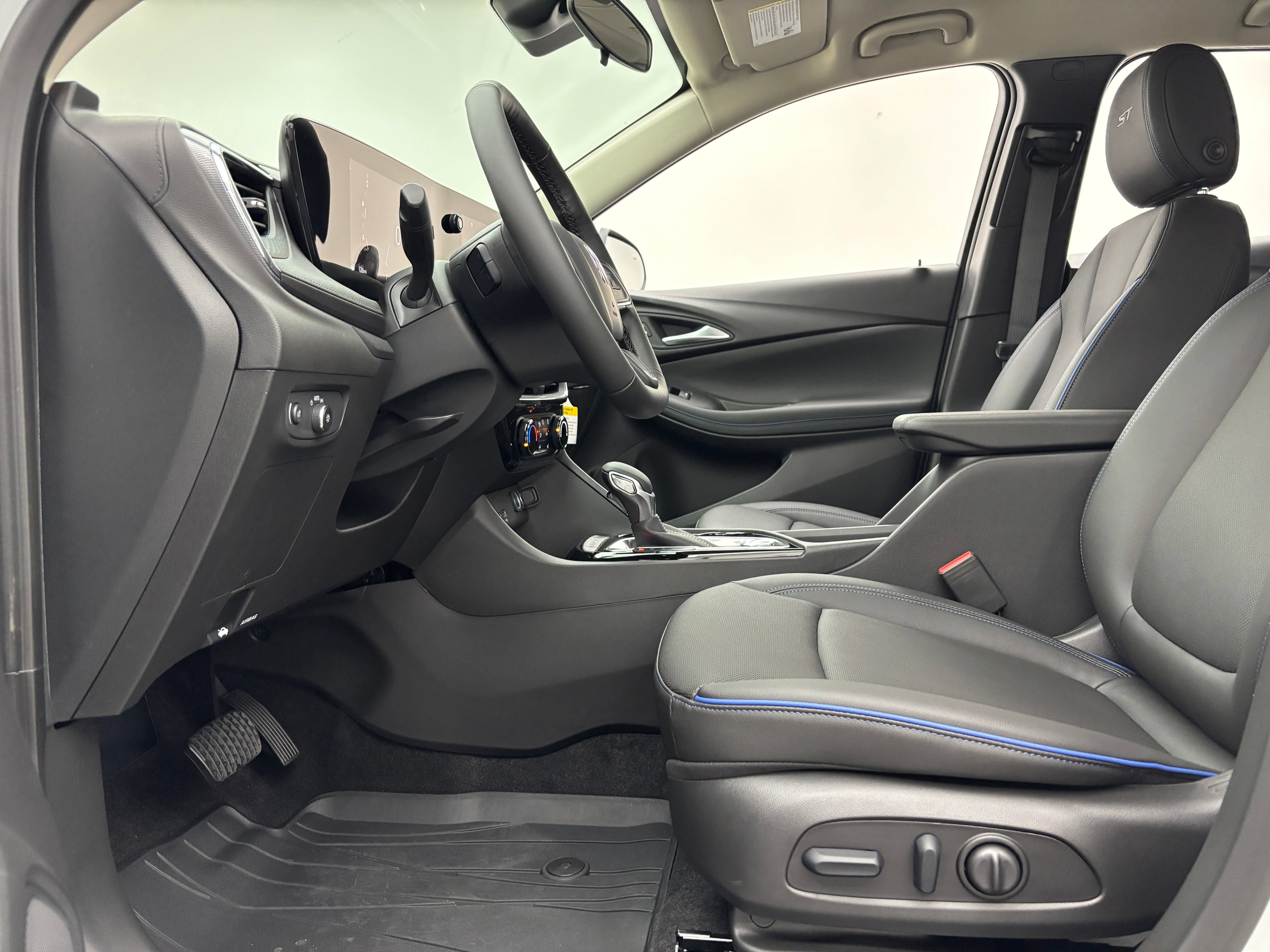 New 2026 Buick Encore GX Sport Touring w/ Comfort Package FWD image 16