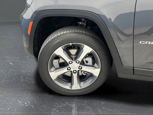 New 2025 Jeep Grand Cherokee Limited w/ Trailer Tow Package image 37