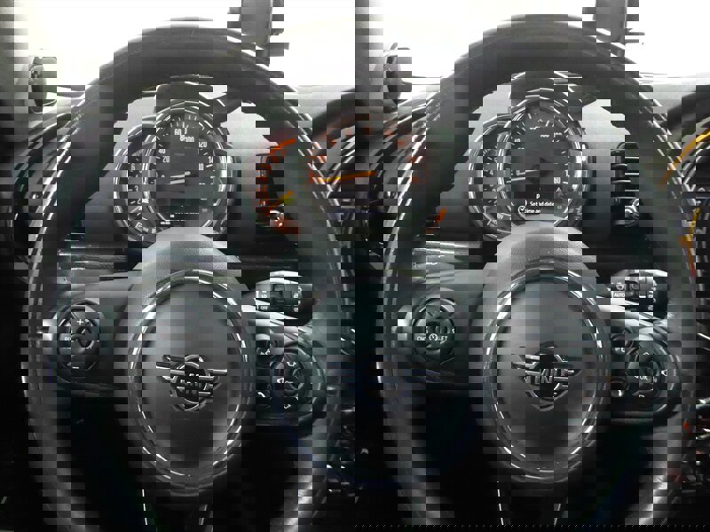 Used 2019 MINI Cooper Clubman ALL4 w/ Premium Package image 11