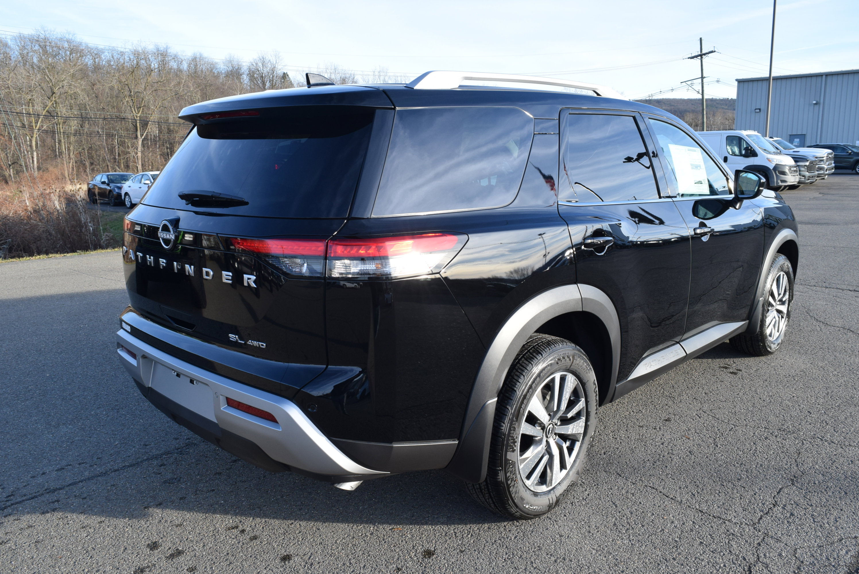 New 2025 Nissan Pathfinder SL image 6