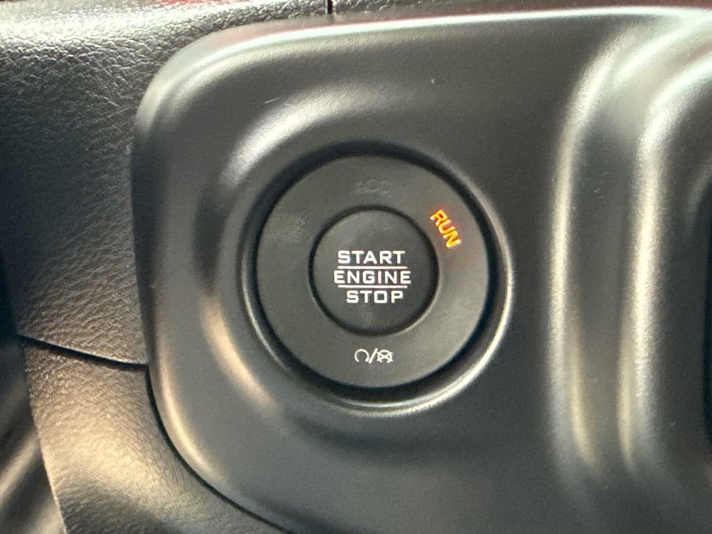 Used 2022 Jeep Wrangler Unlimited Rubicon AWD/4WD image 30