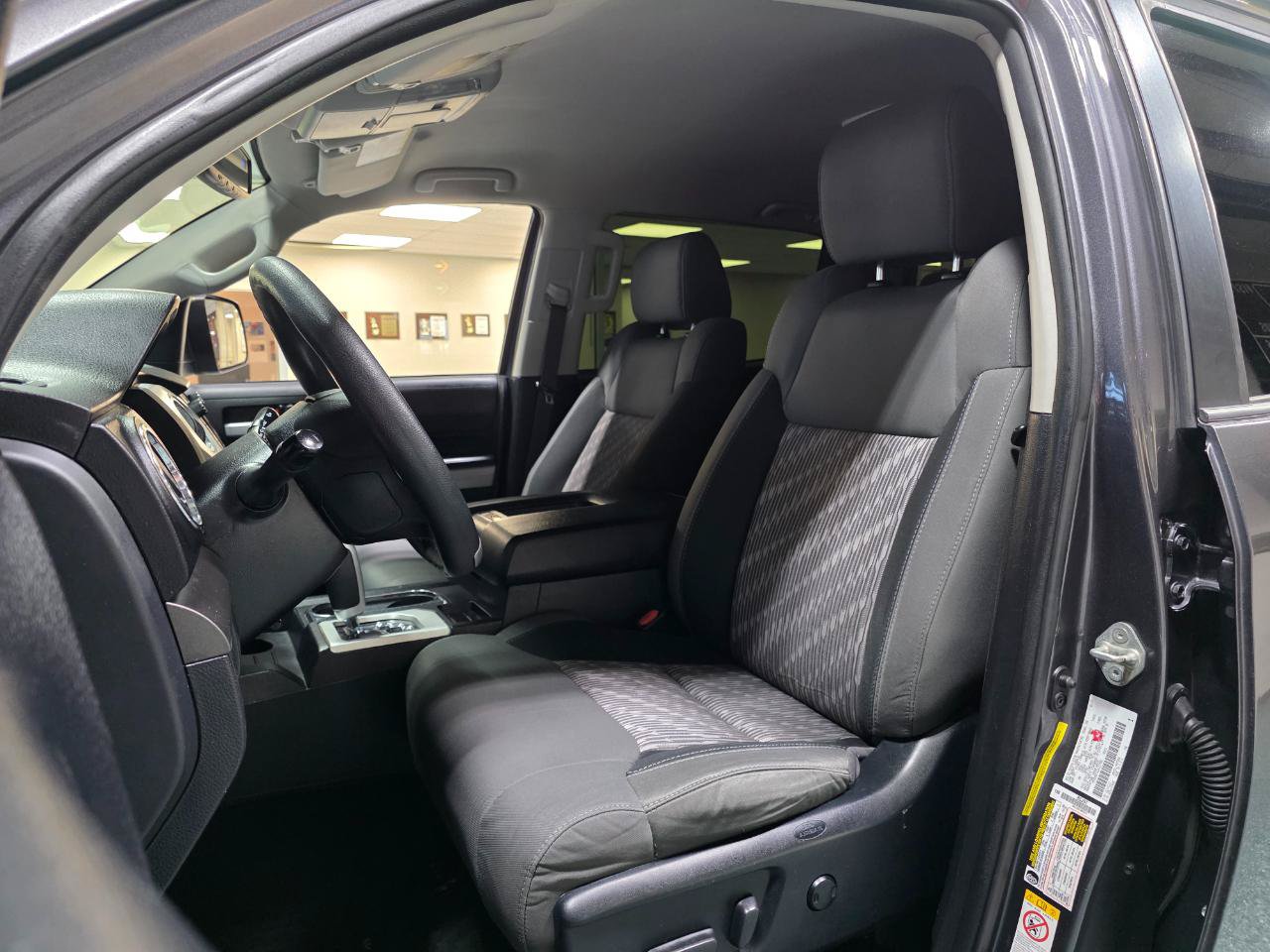 Used 2018 Toyota Tundra SR5 w/ SR5 Upgrade Package RWD image 15