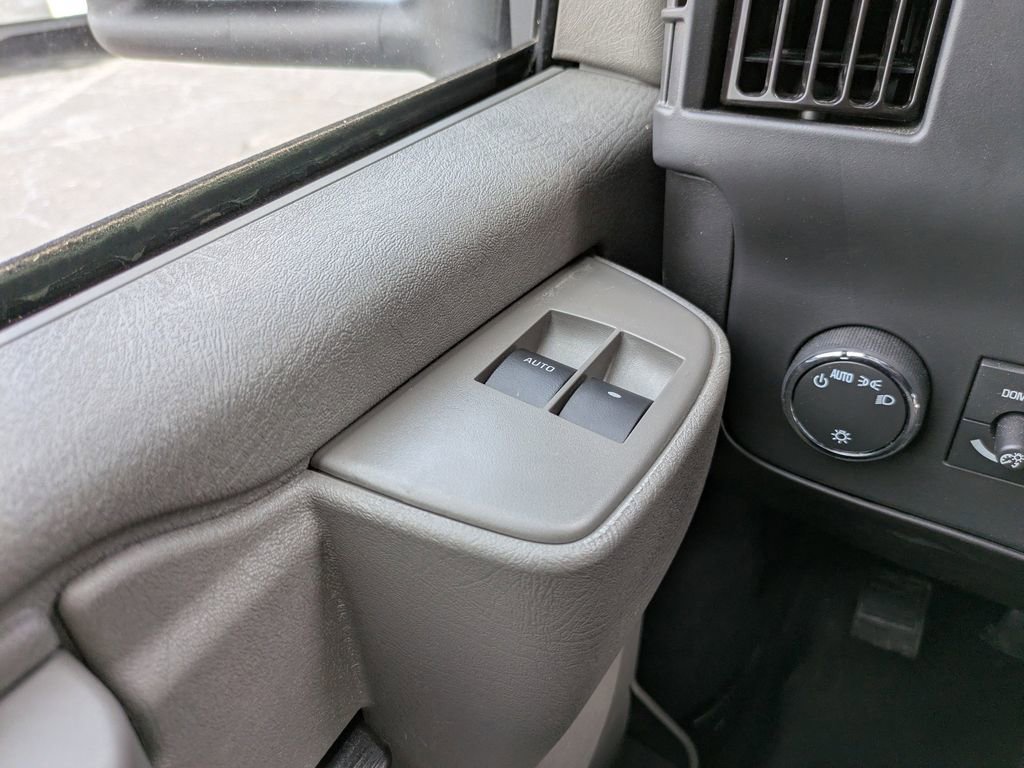 New 2025 Chevrolet Express 3500 w/ Power Convenience Package image 23