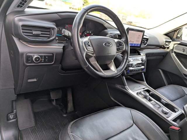 Used 2022 Ford Explorer Limited w/ Equipment Group 301A image 2