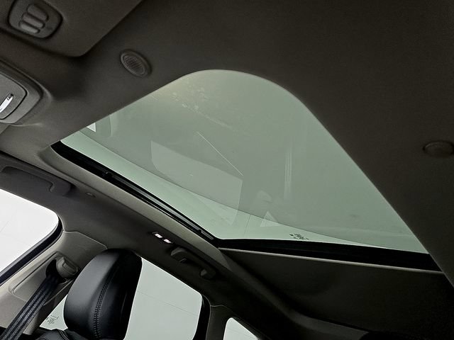 Used 2026 Lincoln Corsair Premiere FWD image 13