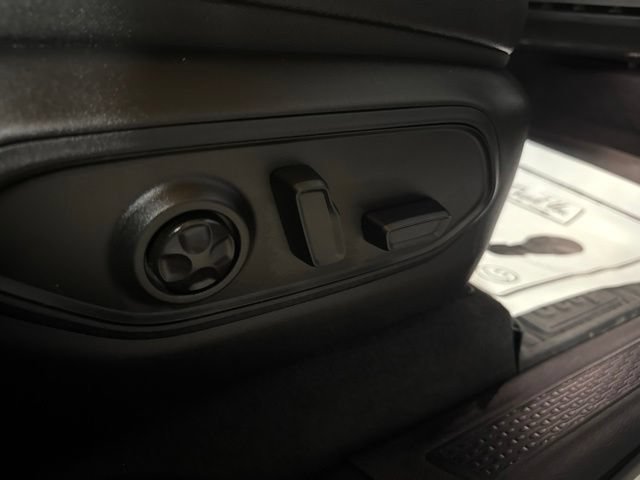 Used 2024 Jeep Grand Cherokee Limited AWD/4WD image 34