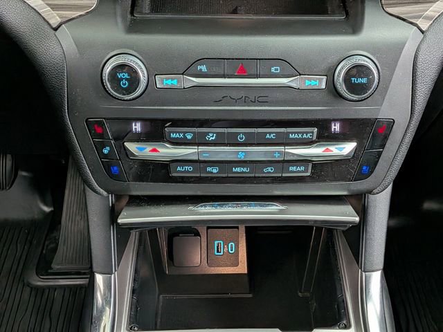 Certified 2020 Ford Explorer Limited AWD/4WD image 30