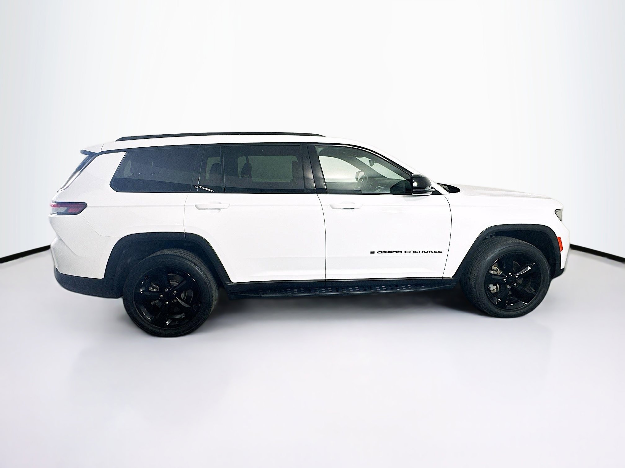 Used 2022 Jeep Grand Cherokee L Laredo image 10