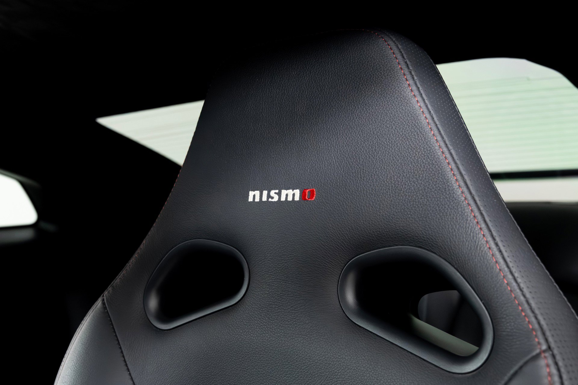 Used 2017 Nissan GT-R NISMO image 11