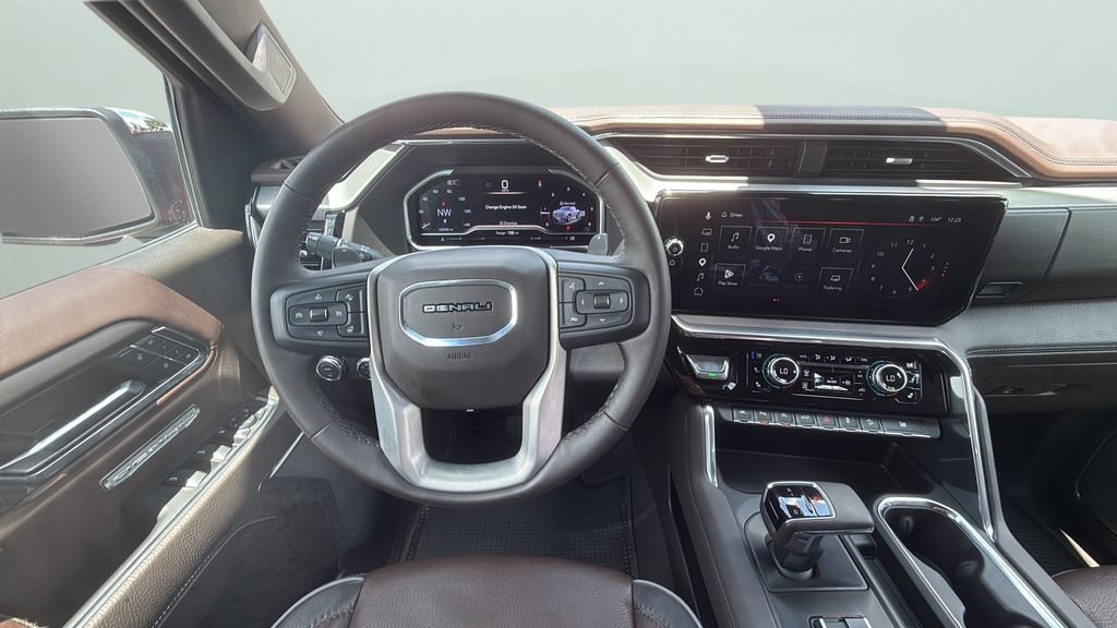 Used 2024 GMC Sierra 1500 Denali w/ Denali Reserve Package AWD/4WD image 17