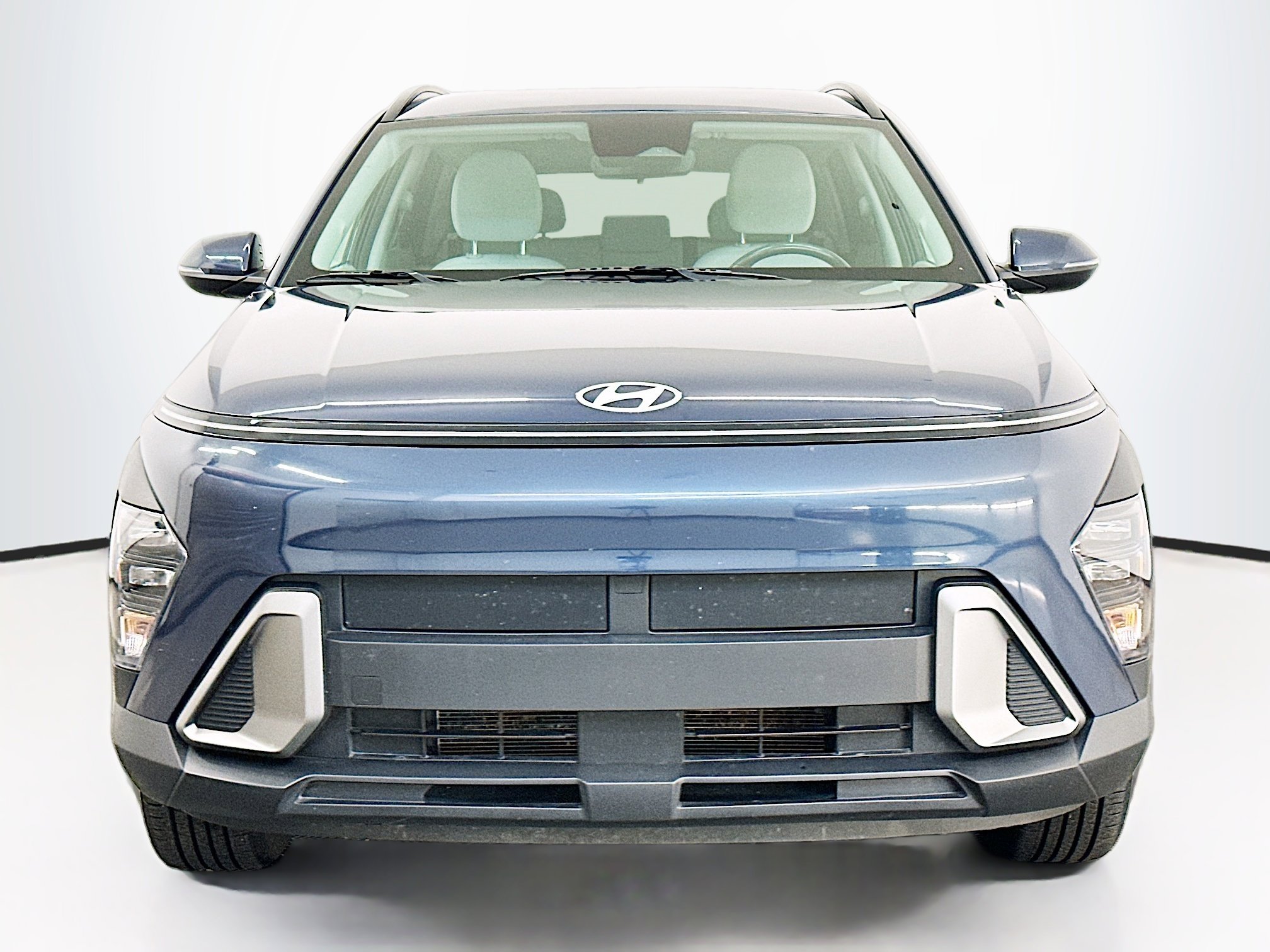 Used 2024 Hyundai Kona SEL image 2