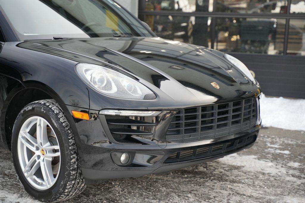 Used 2017 Porsche Macan w/ Driver Memory Package image 3