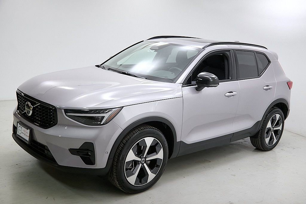 New 2026 Volvo XC40 B5 Plus w/ Protection Package Premier image 6