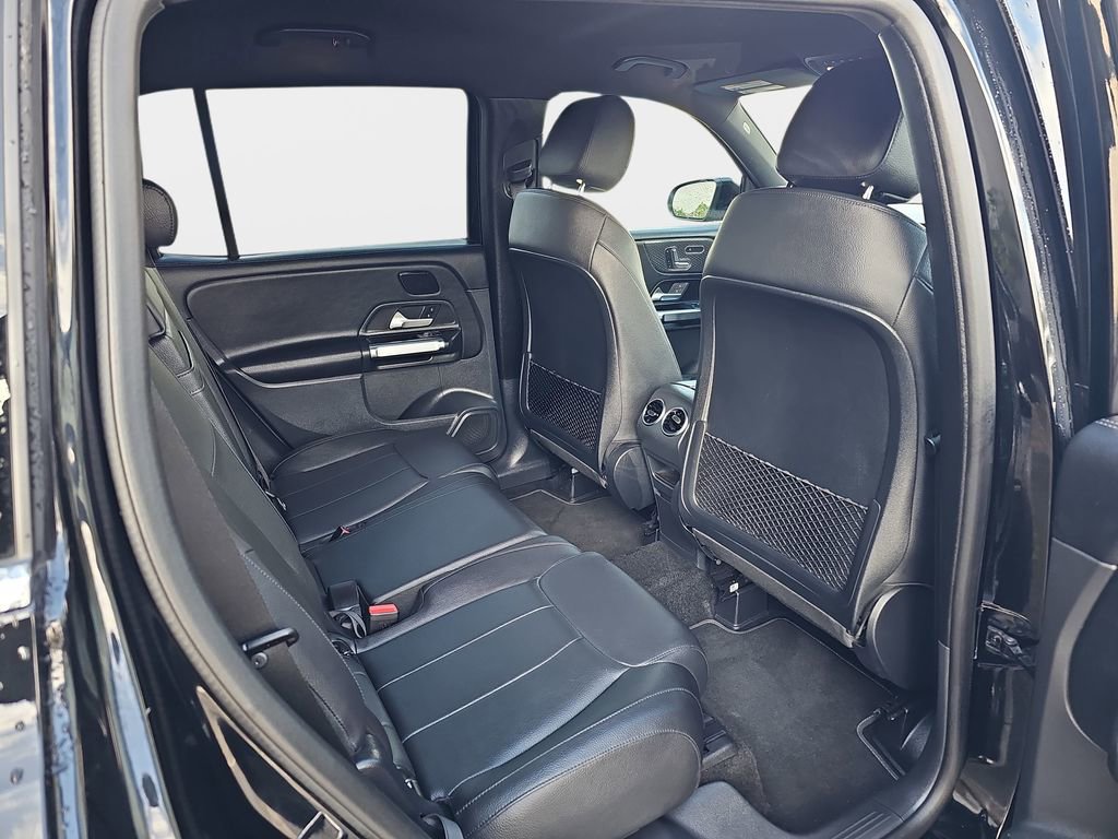 Used 2025 Mercedes-Benz GLB 250 4MATIC image 16