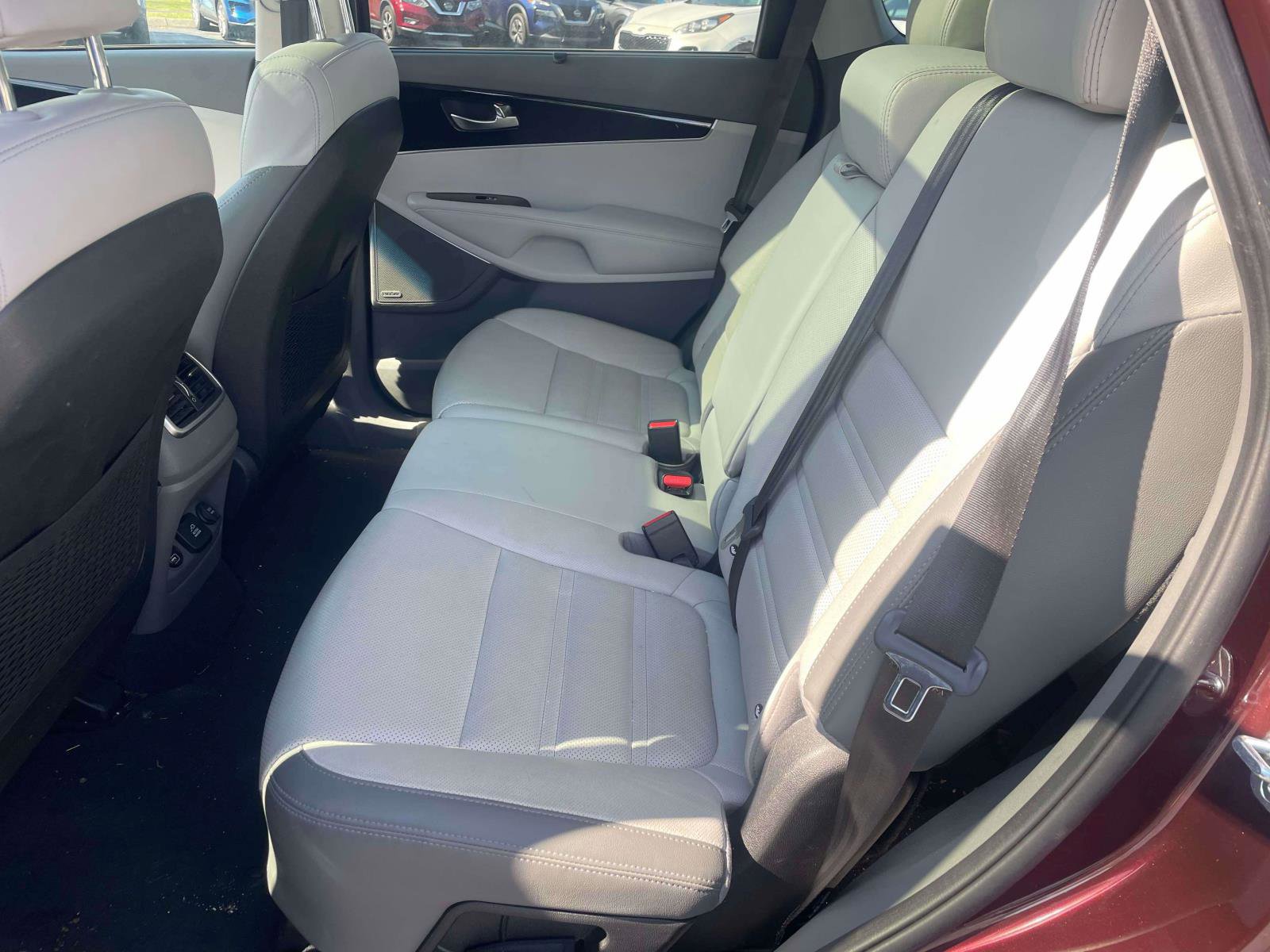 Used 2018 Kia Sorento SX image 6