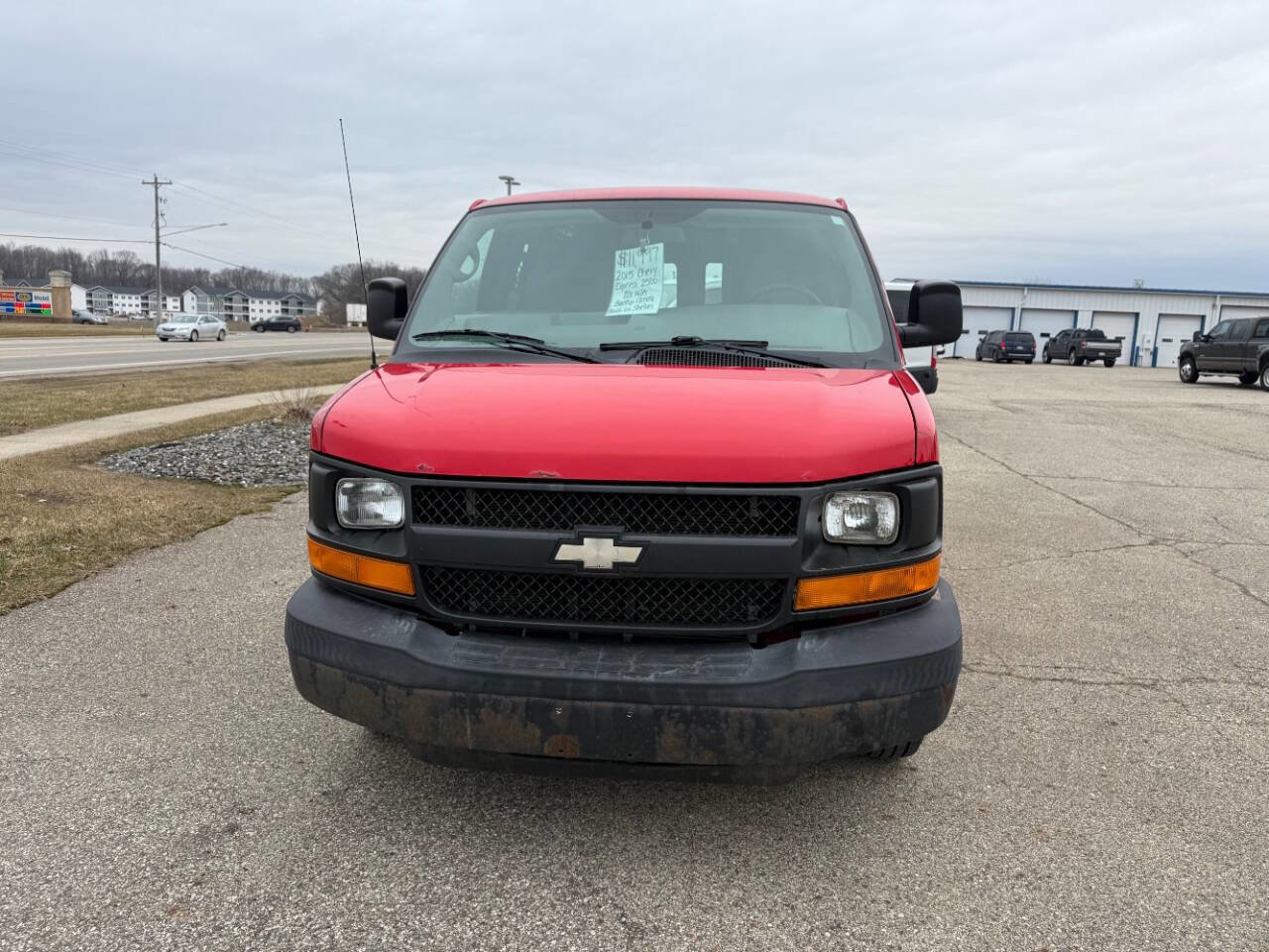 Used 2015 Chevrolet Express 2500 image 2