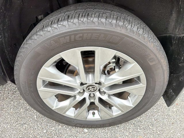 Used 2024 Toyota RAV4 XLE Premium FWD image 32