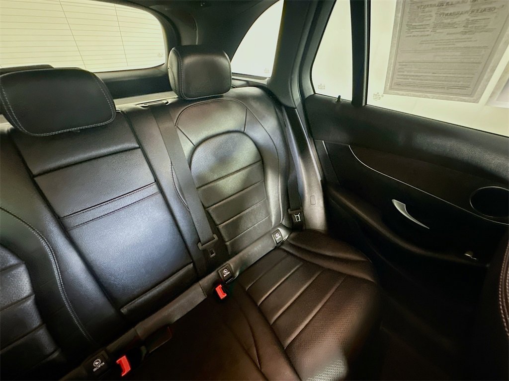 Used 2021 Mercedes-Benz GLC 300 4MATIC w/ Premium Package image 14