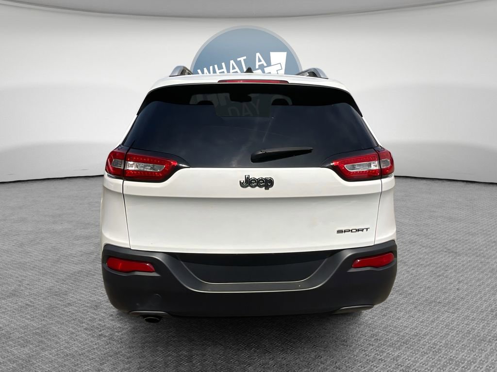 Used 2015 Jeep Cherokee Sport FWD image 5