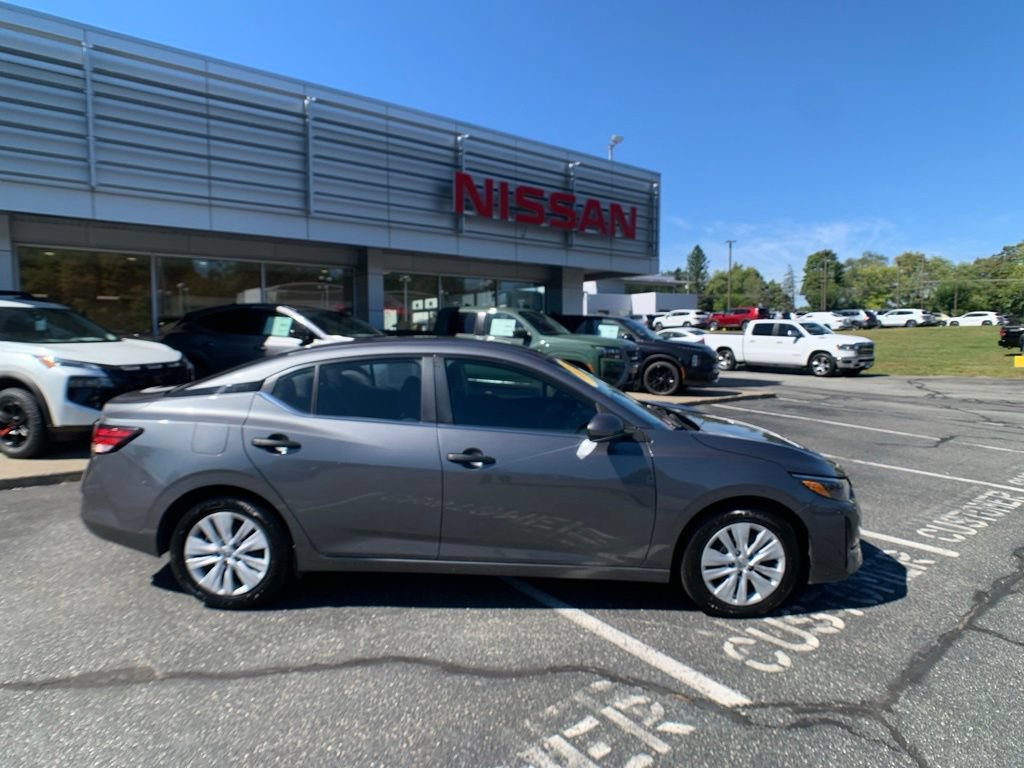Used 2025 Nissan Sentra S FWD image 2