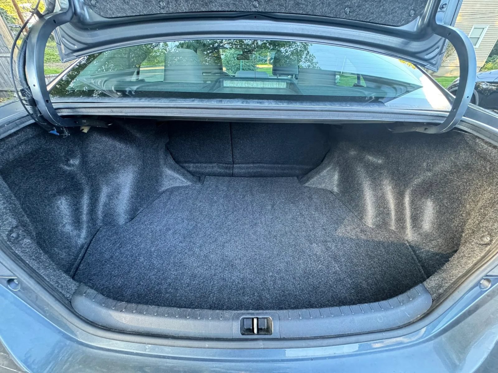 Used 2018 Toyota Corolla LE FWD image 12