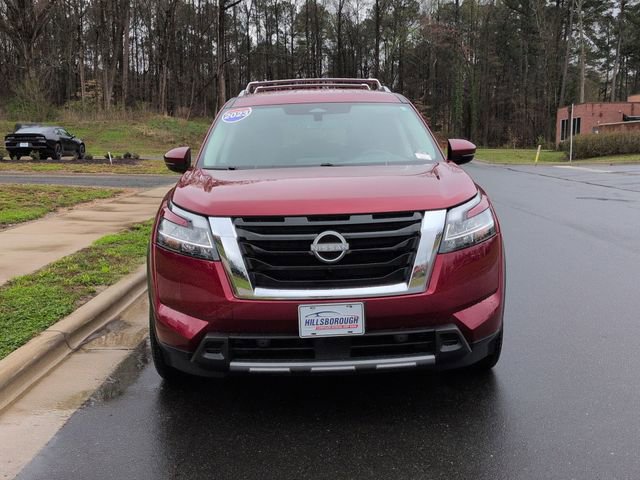 Used 2023 Nissan Pathfinder SL AWD/4WD image 16