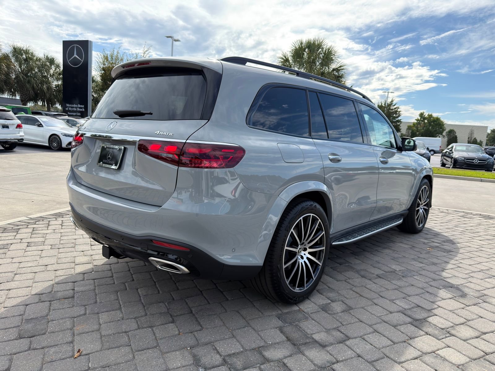 Used 2026 Mercedes-Benz GLS 580 4MATIC image 9