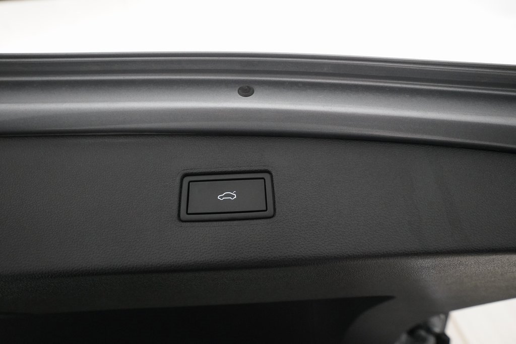 Used 2024 Volkswagen Tiguan SE image 15