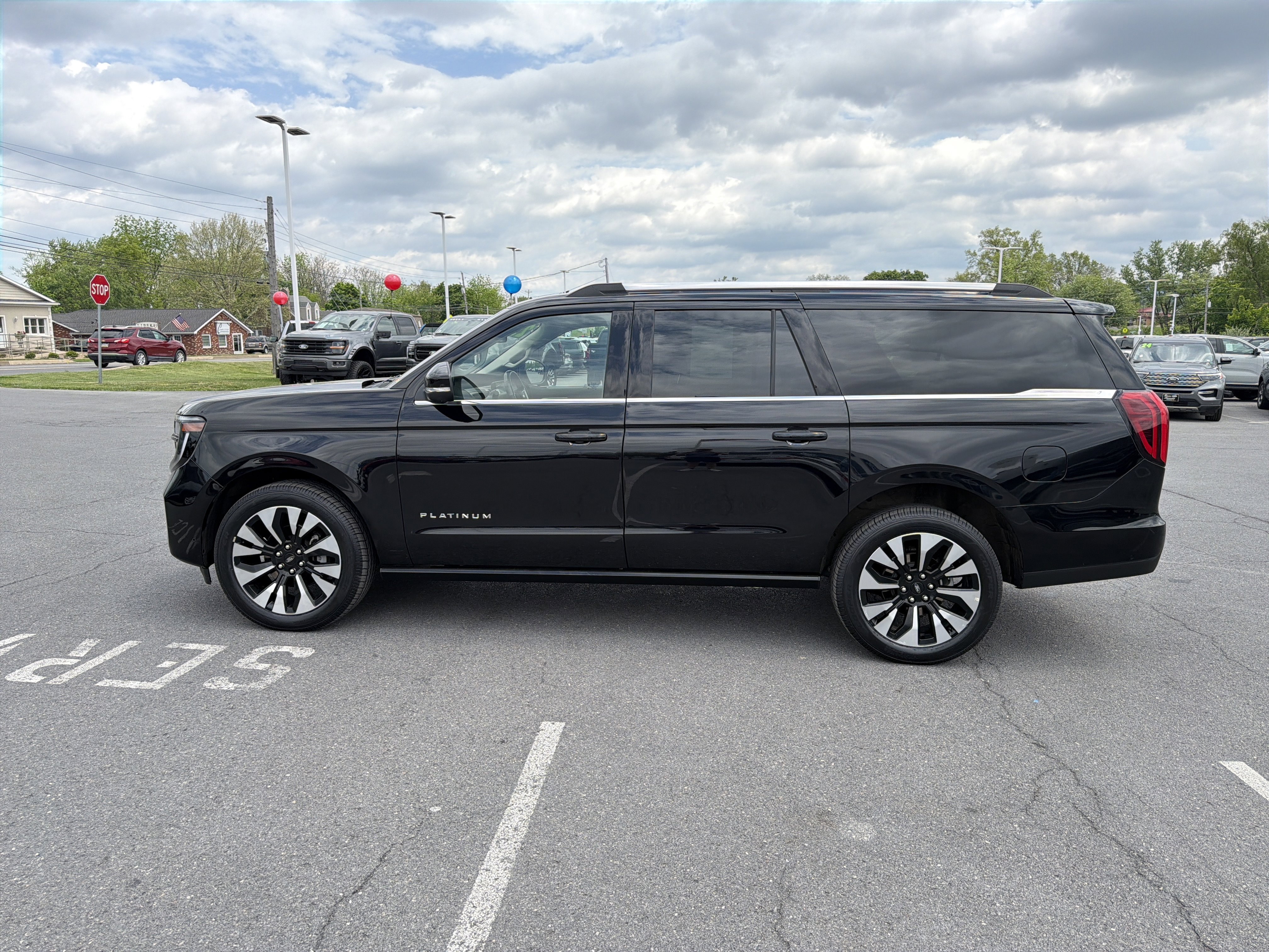 Used 2025 Ford Expedition Max Platinum w/ Driver's Package AWD/4WD image 7