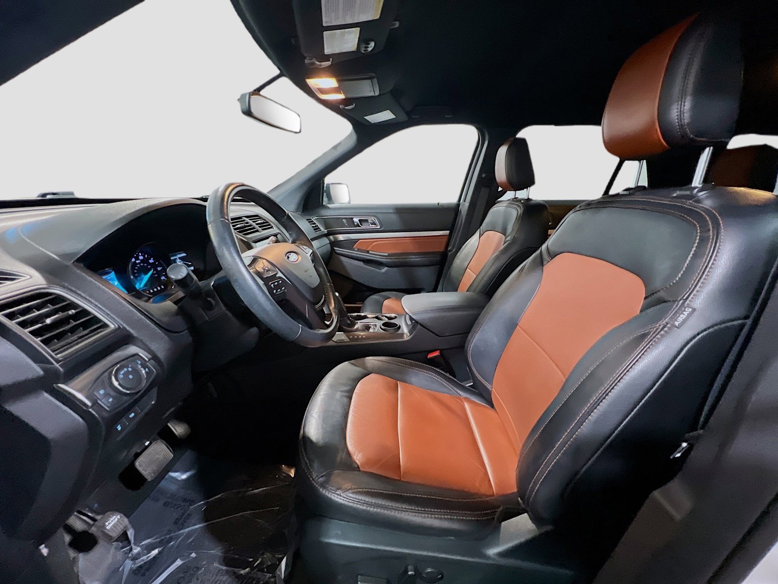 Used 2019 Ford Explorer XLT w/ Equipment Group 202A image 15