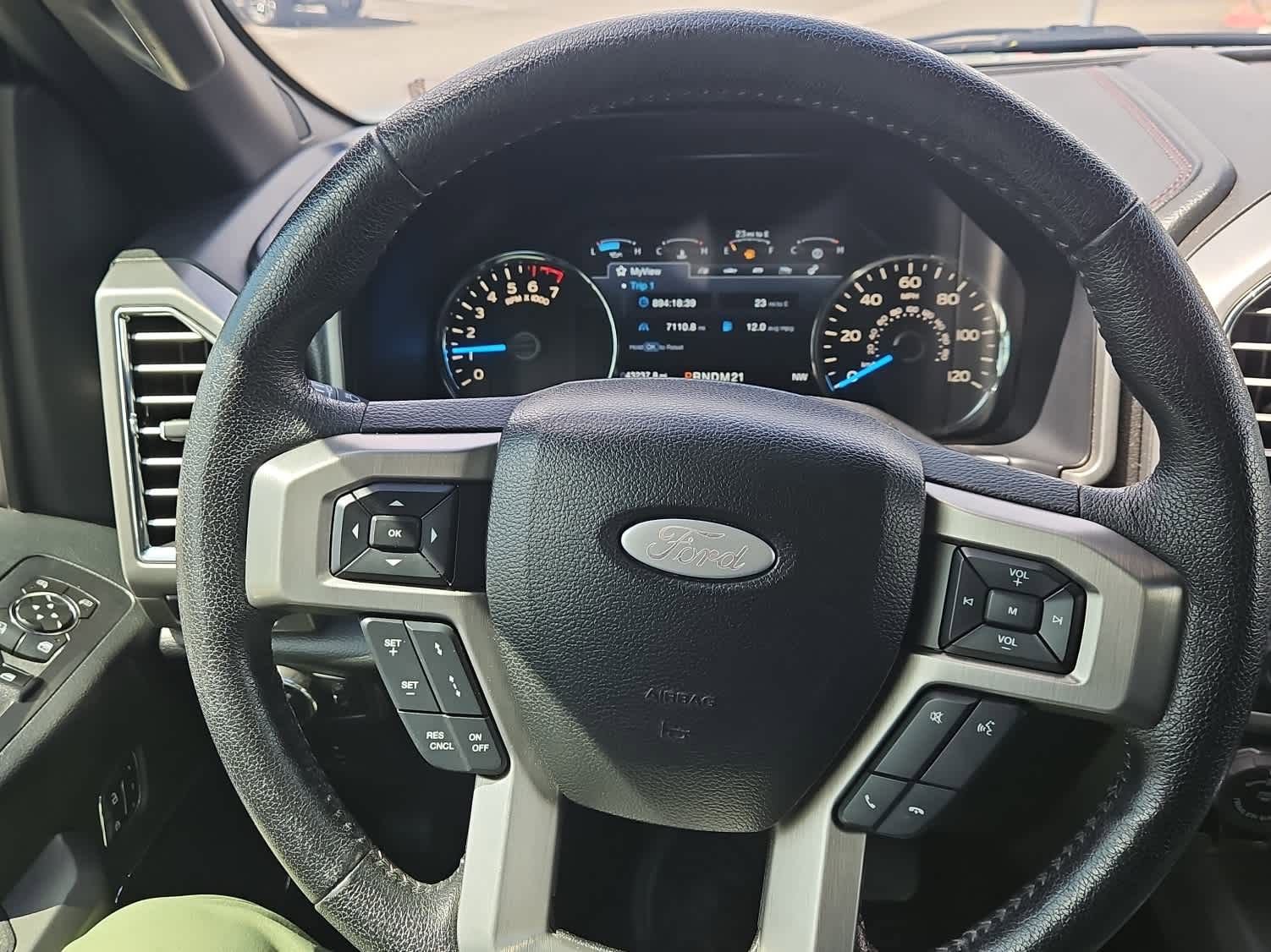 Used 2016 Ford F150 Platinum w/ Equipment Group 701A Luxury image 15