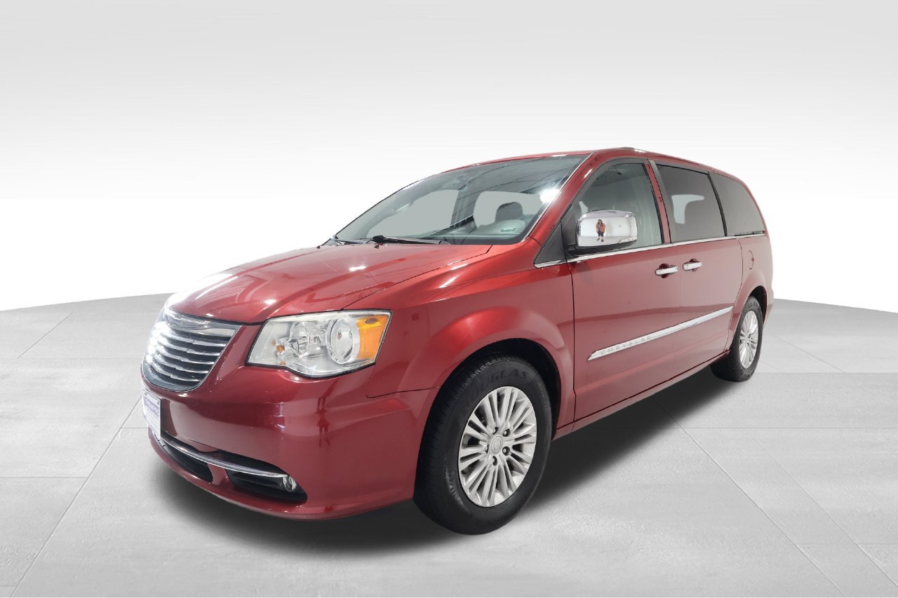 Used 2015 Chrysler Town & Country Touring-L w/ Driver Convenience Group FWD image 6