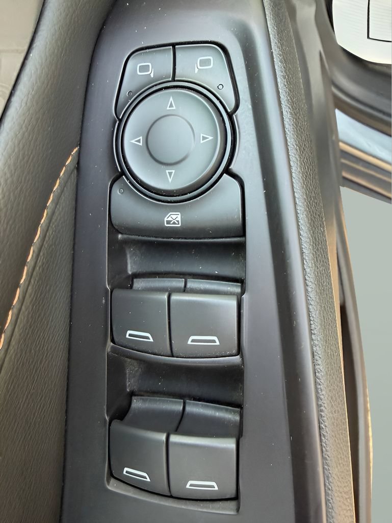 Used 2018 Chevrolet Traverse LS AWD/4WD image 21