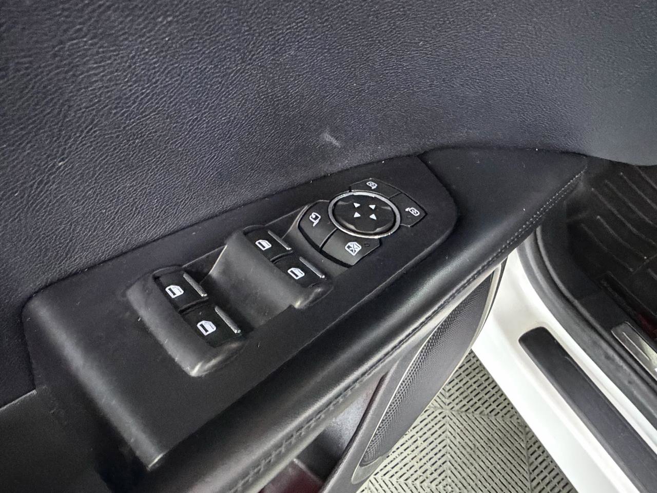 Used 2017 Lincoln MKX Reserve w/ Lincoln MKX Climate Package image 29