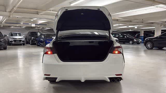 Used 2023 Toyota Camry SE w/ Cold Weather Package FWD image 7