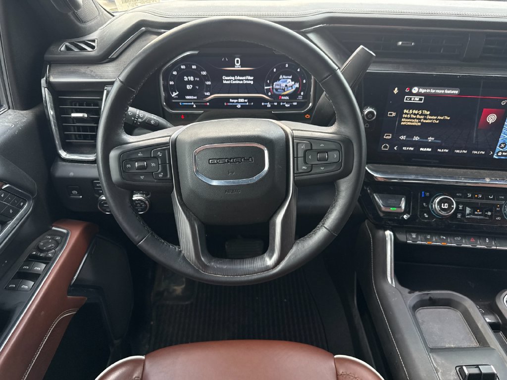 Used 2025 GMC Sierra 3500 Denali Ultimate AWD/4WD image 13