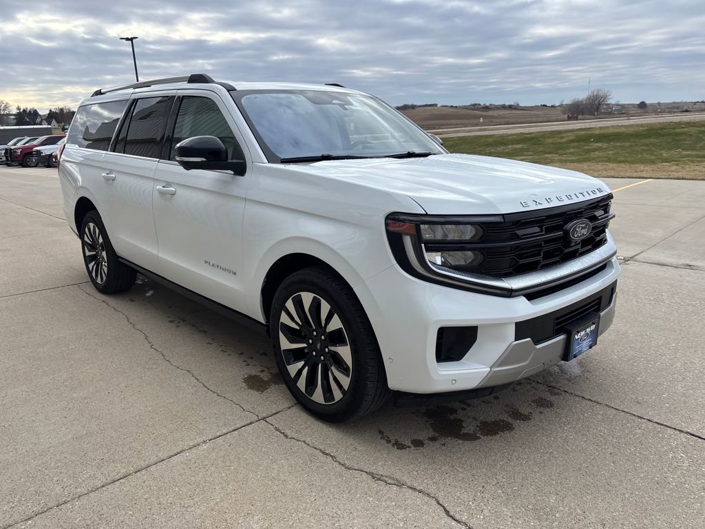 Used 2025 Ford Expedition Max Platinum w/ Driver's Package image 3
