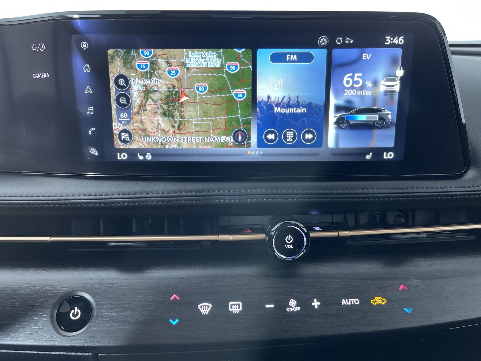 Certified 2024 Nissan Ariya AWD image 18