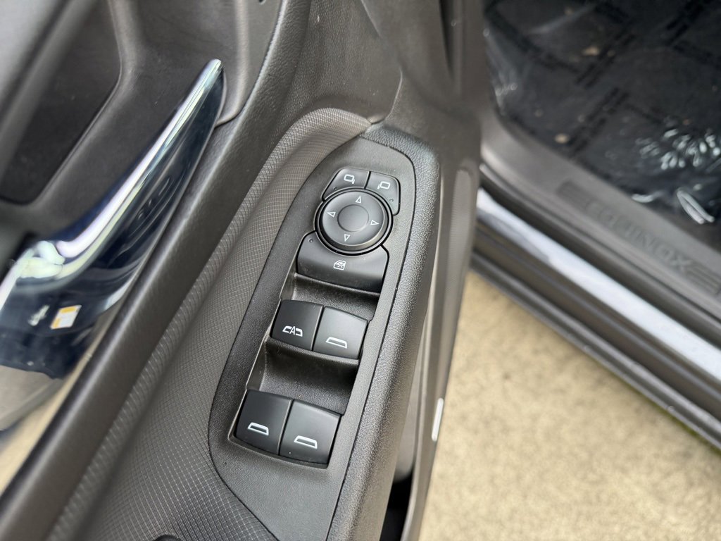 Used 2022 Chevrolet Equinox RS w/ RS Leather Package image 13