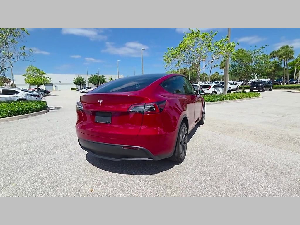 Used 2024 Tesla Model Y Long Range image 38