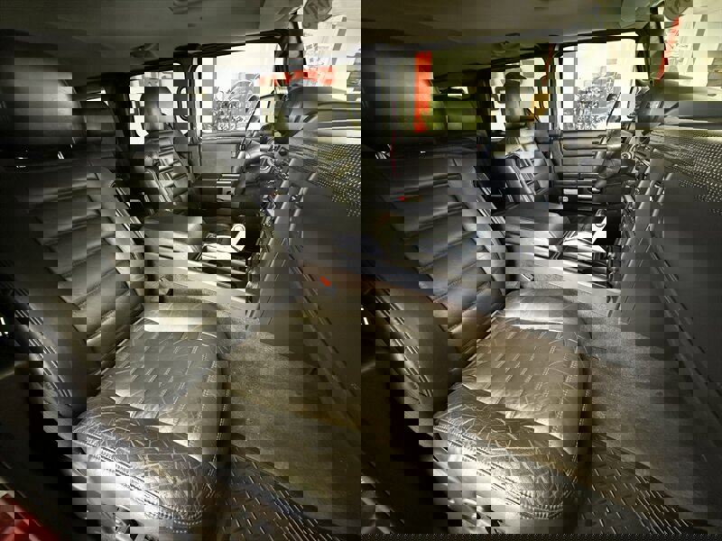 Used 2005 HUMMER H2 w/ Preferred Equipment Group image 11