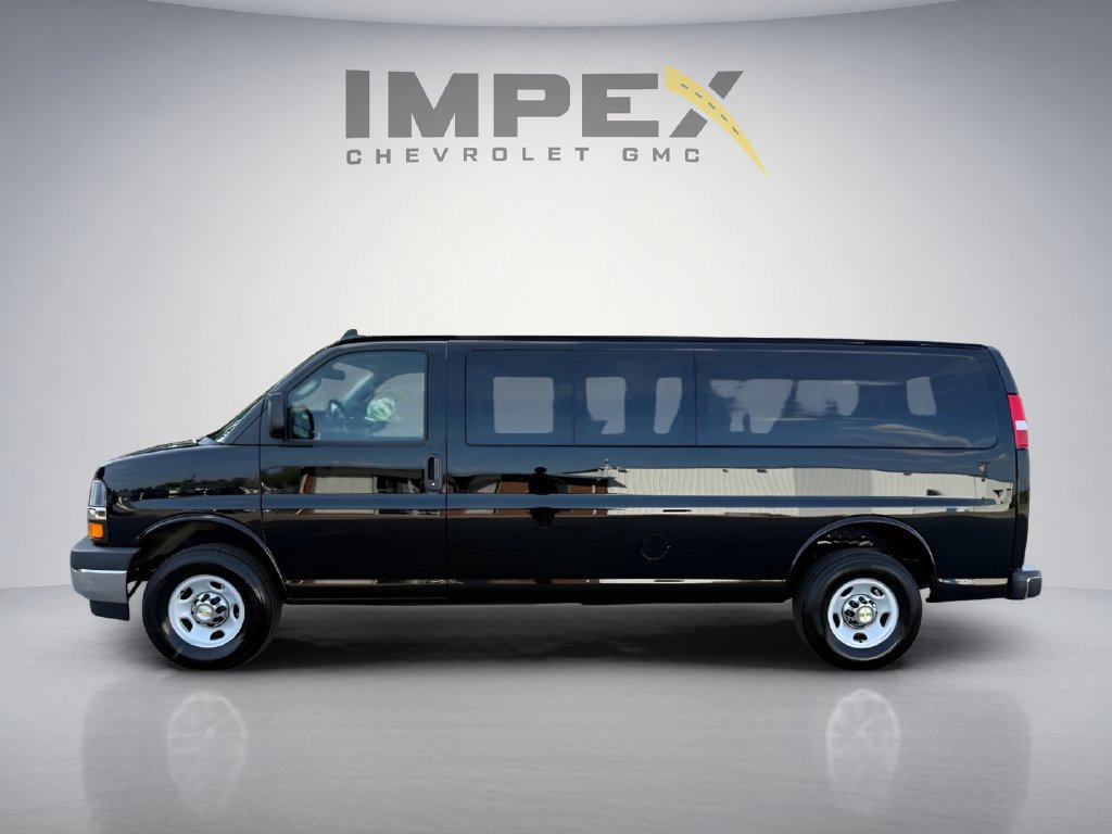 New 2026 Chevrolet Express 3500 LT w/ LT Preferred Equipment Group RWD image 2