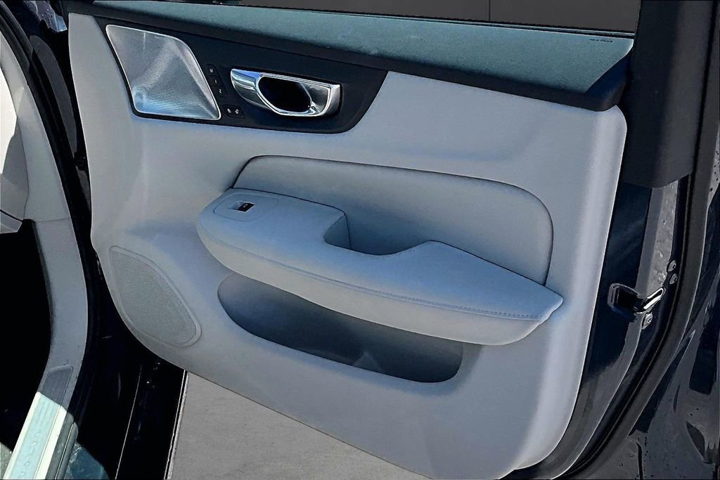 Used 2024 Volvo S60 B5 Ultimate w/ Climate Package image 17