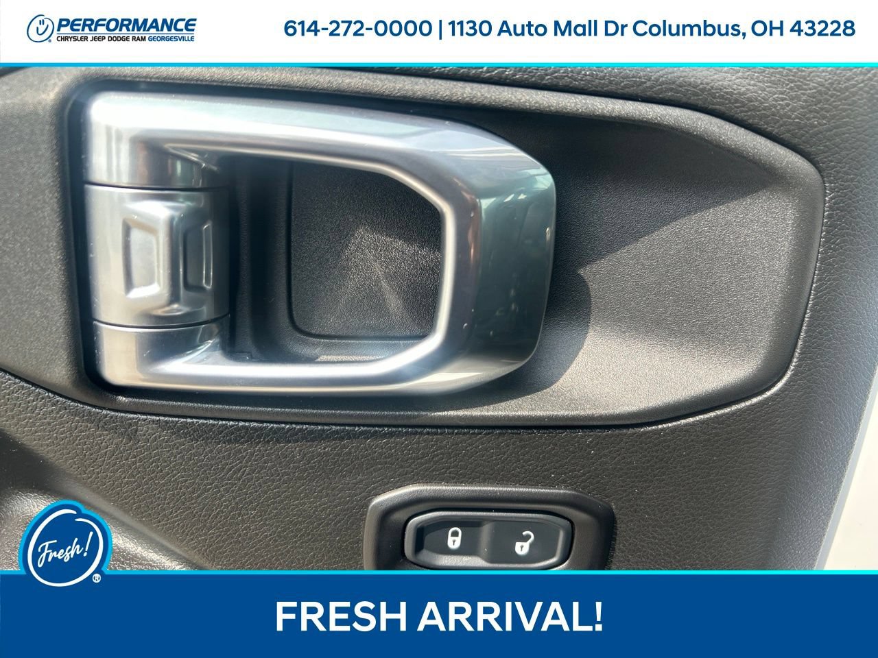 Used 2025 Jeep Gladiator Sport AWD/4WD image 17