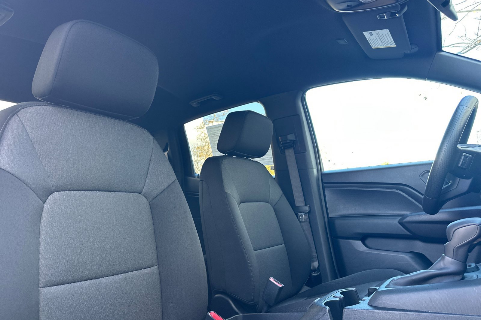 Used 2024 Chevrolet Colorado W/T image 17