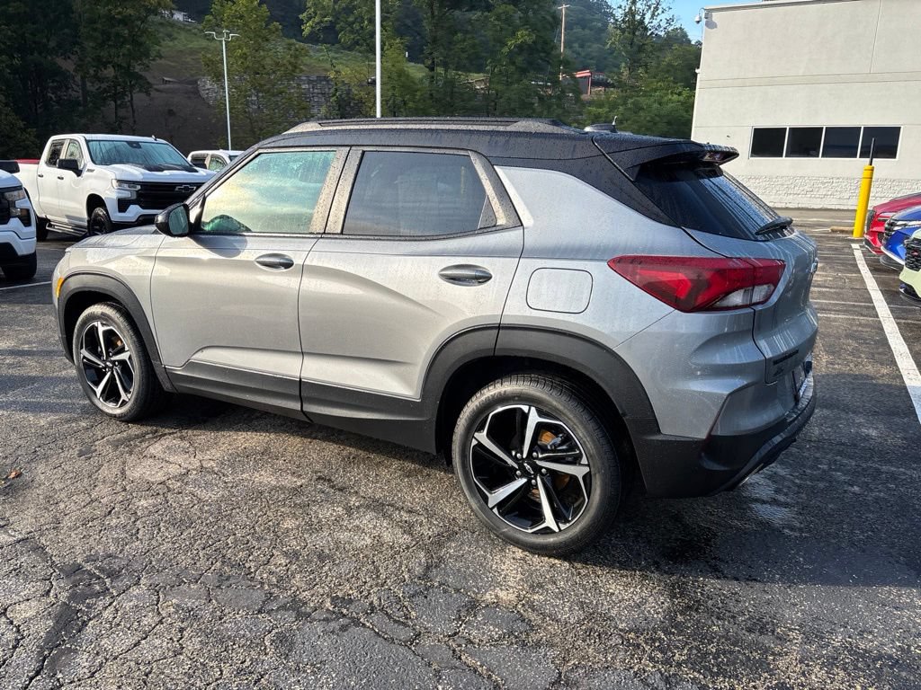 Used 2023 Chevrolet TrailBlazer RS w/ Convenience Package FWD image 3
