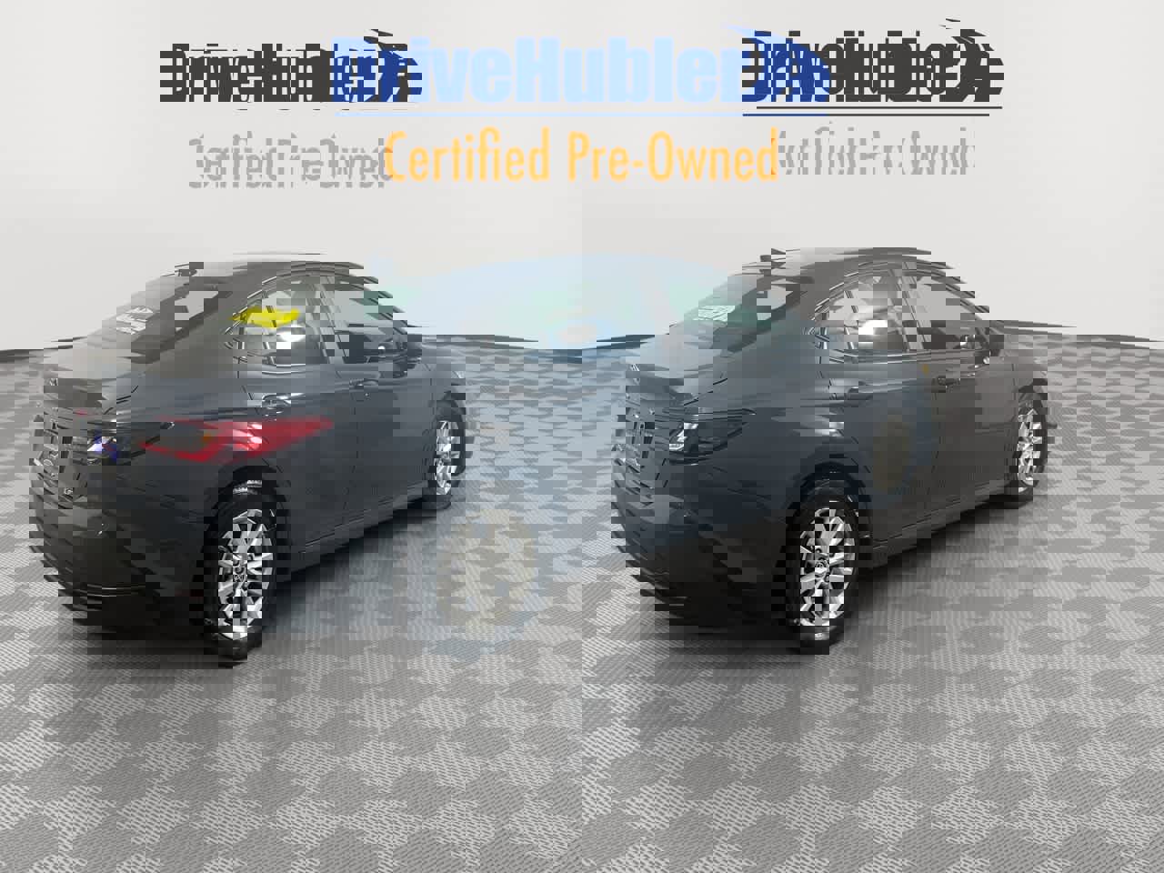 Used 2025 Toyota Camry LE image 6