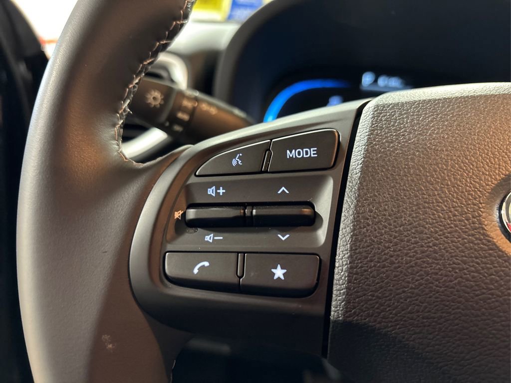 Certified 2026 Hyundai Venue SEL FWD image 27