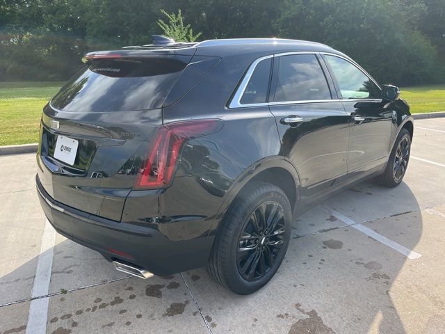 New 2026 Cadillac XT5 Luxury w/ LPO, ONYX Package image 8